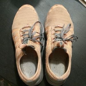 Saucony running